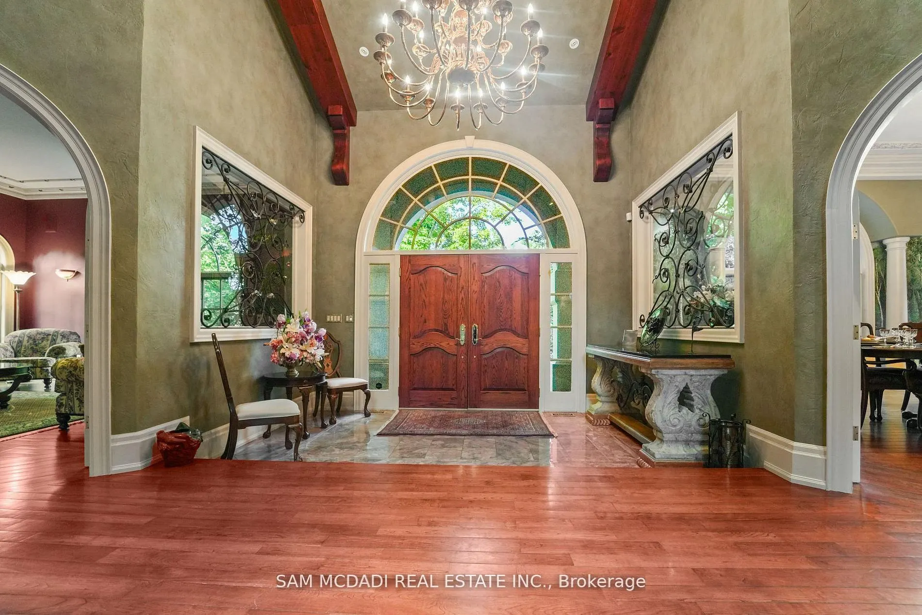10140 Pineview Trail