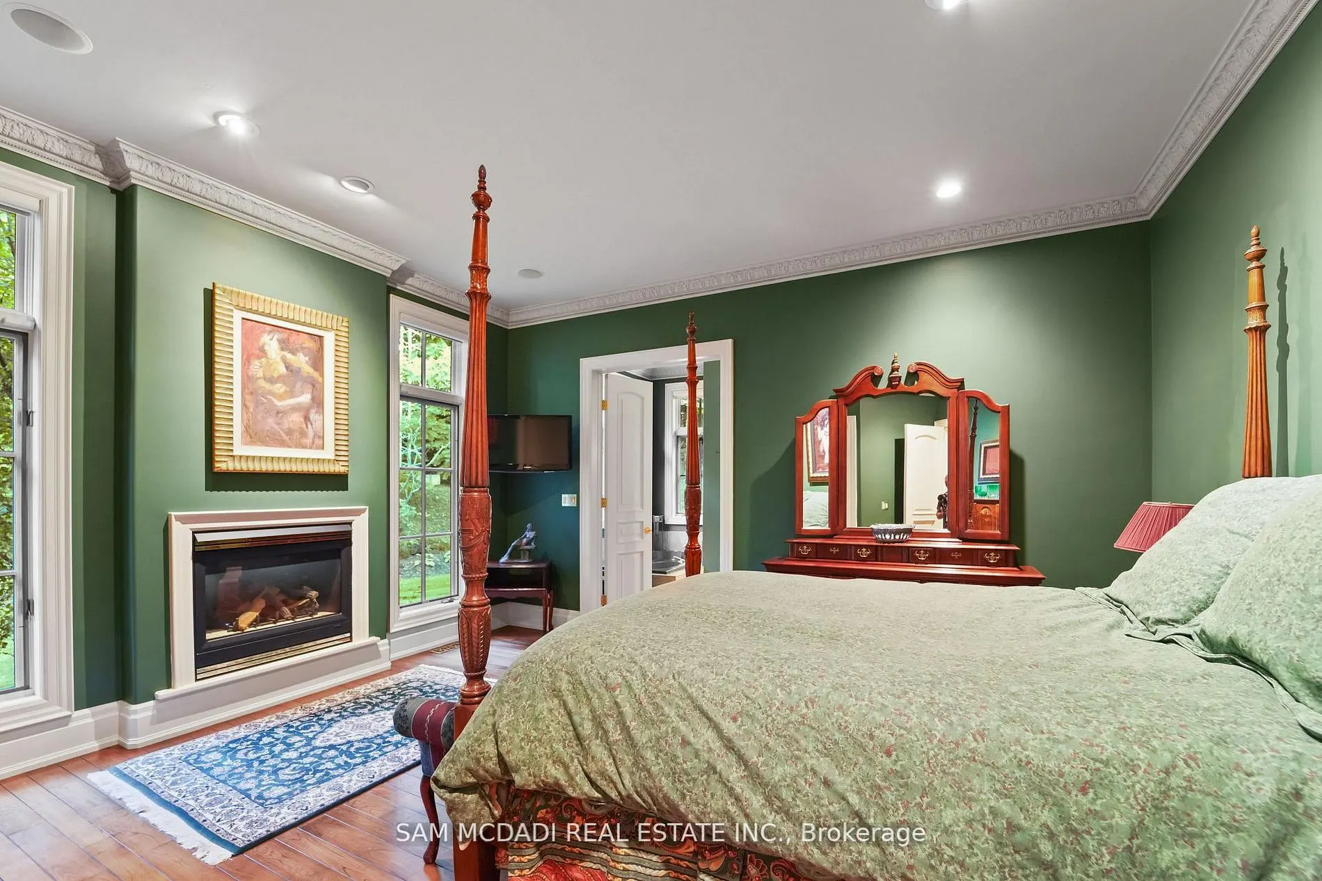 10140 Pineview Trail