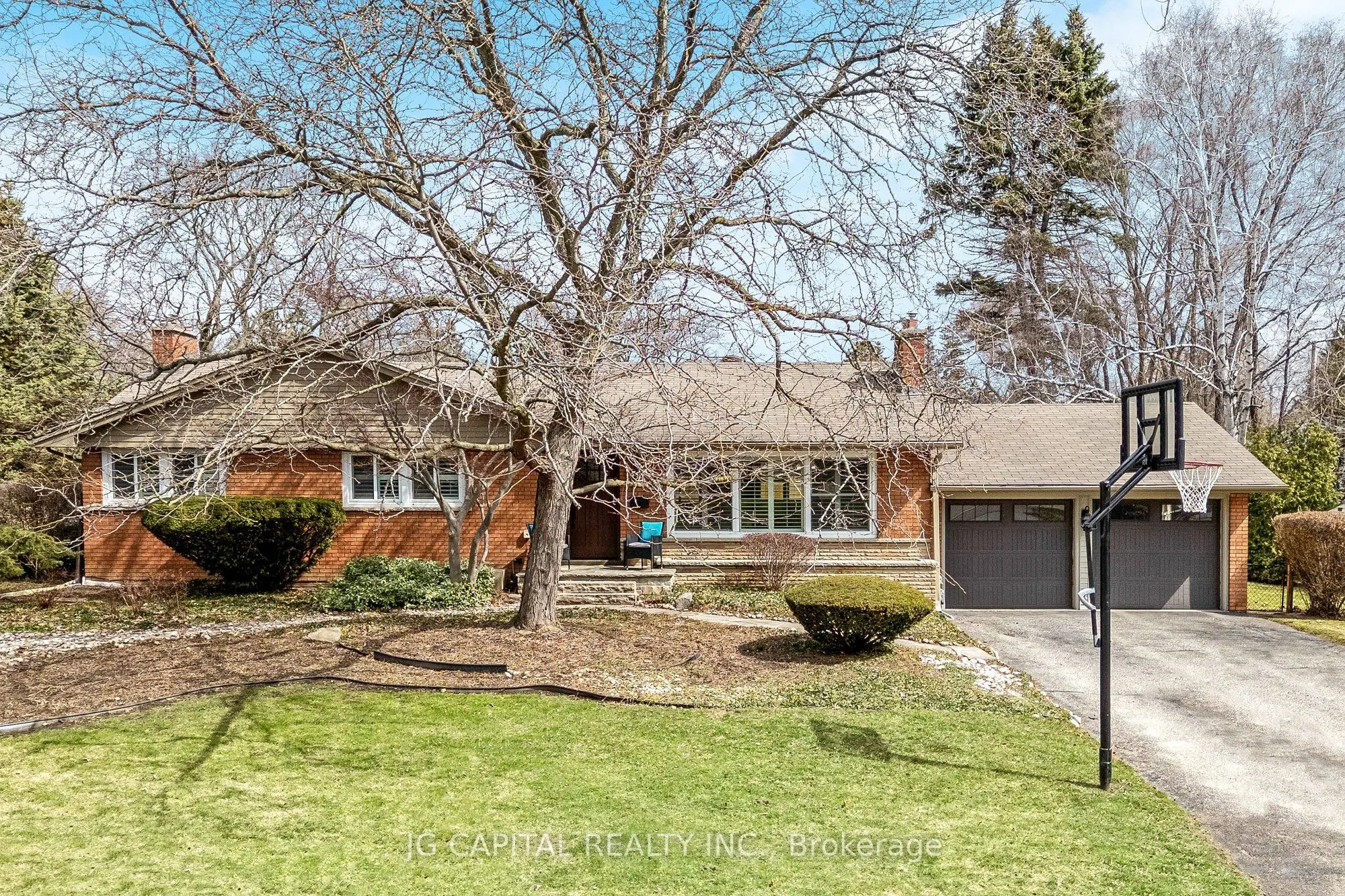 319 South Court