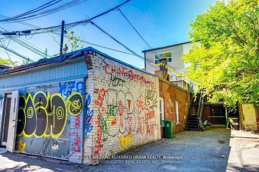 165 Roncesvalles Avenue