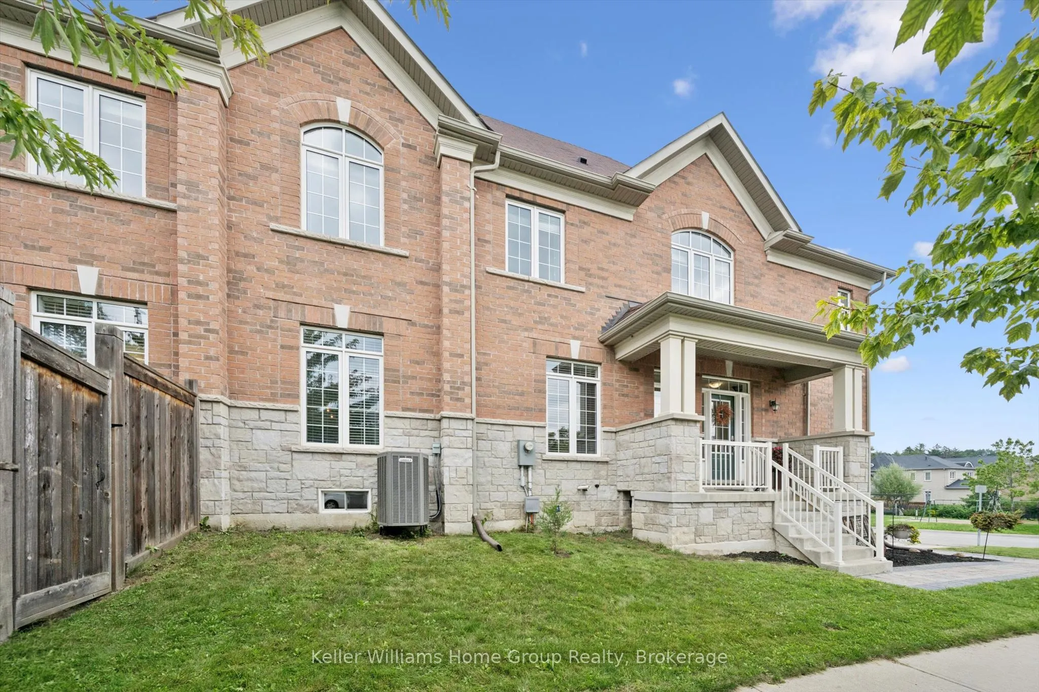 61 Ridgegate Crescent