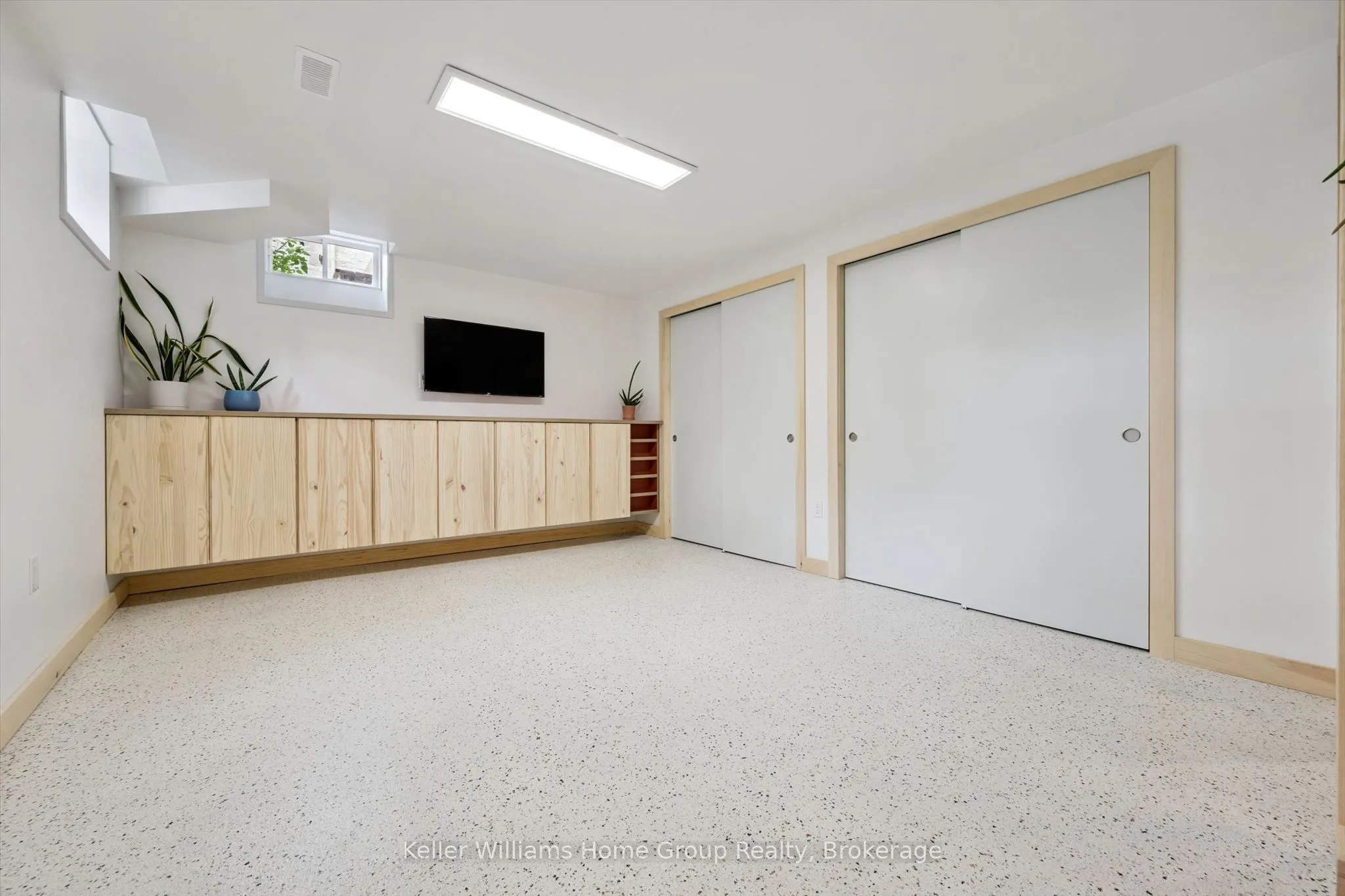 61 Ridgegate Crescent