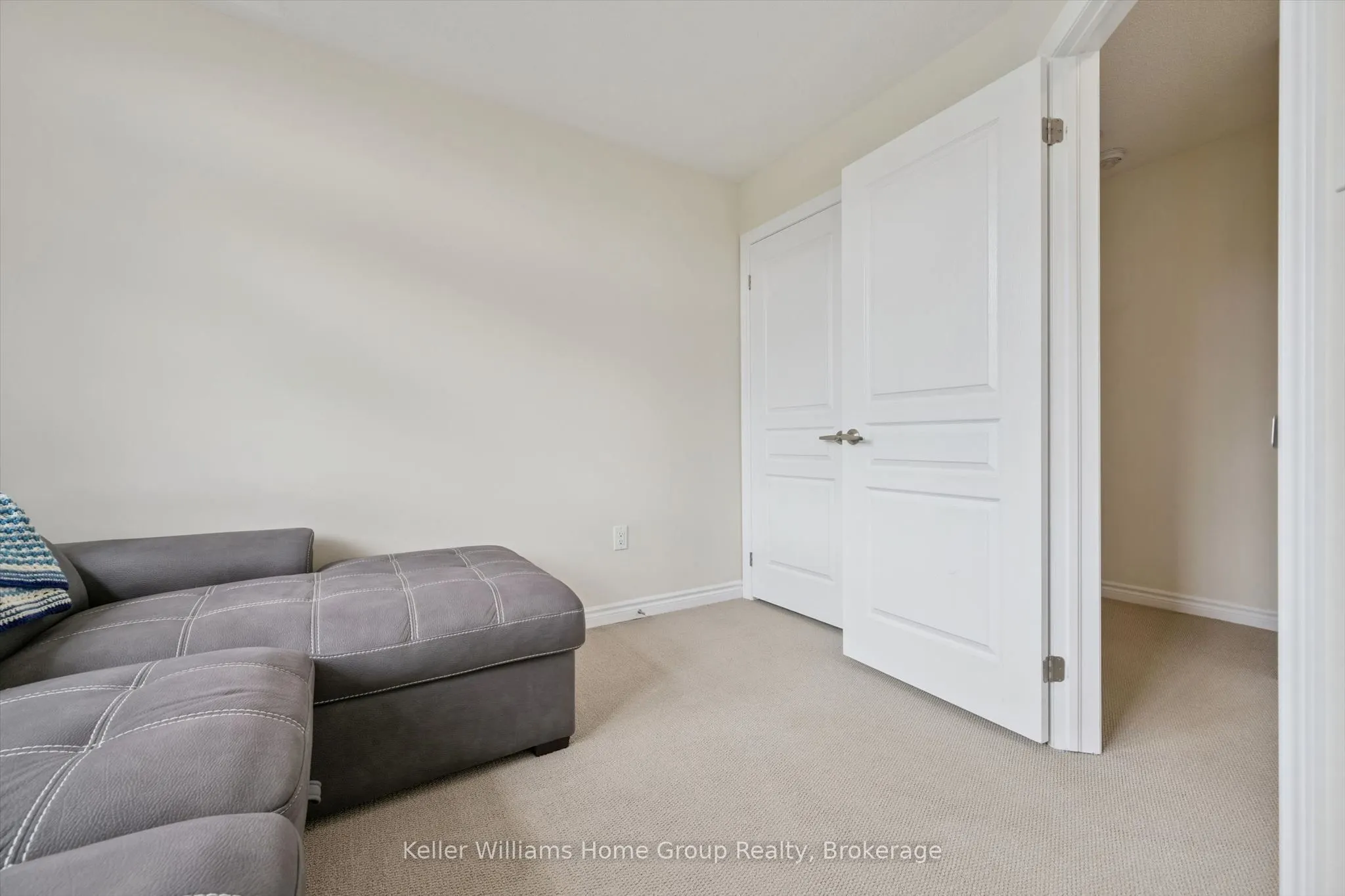 61 Ridgegate Crescent