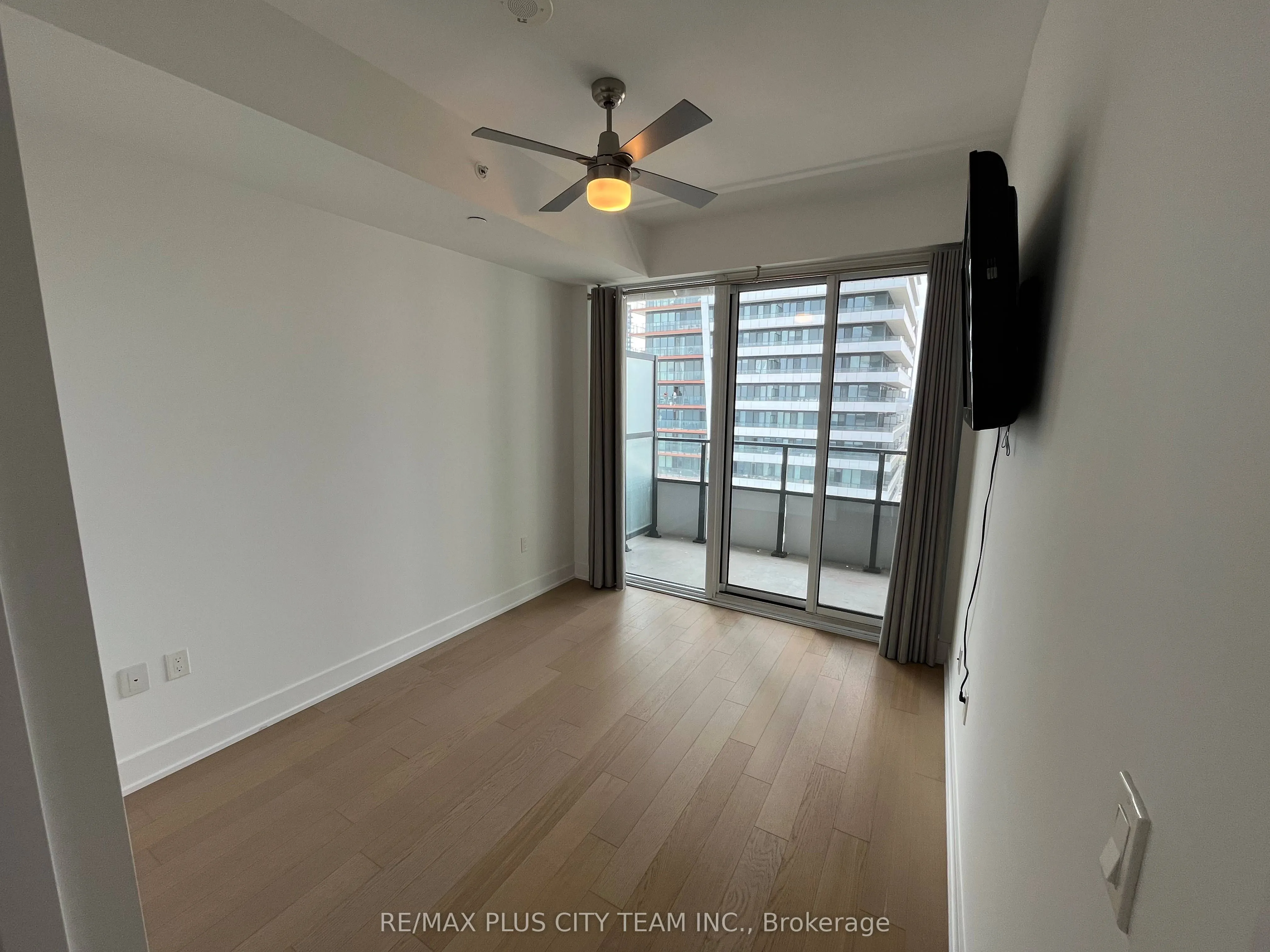 20 Shore Breeze Drive #2603