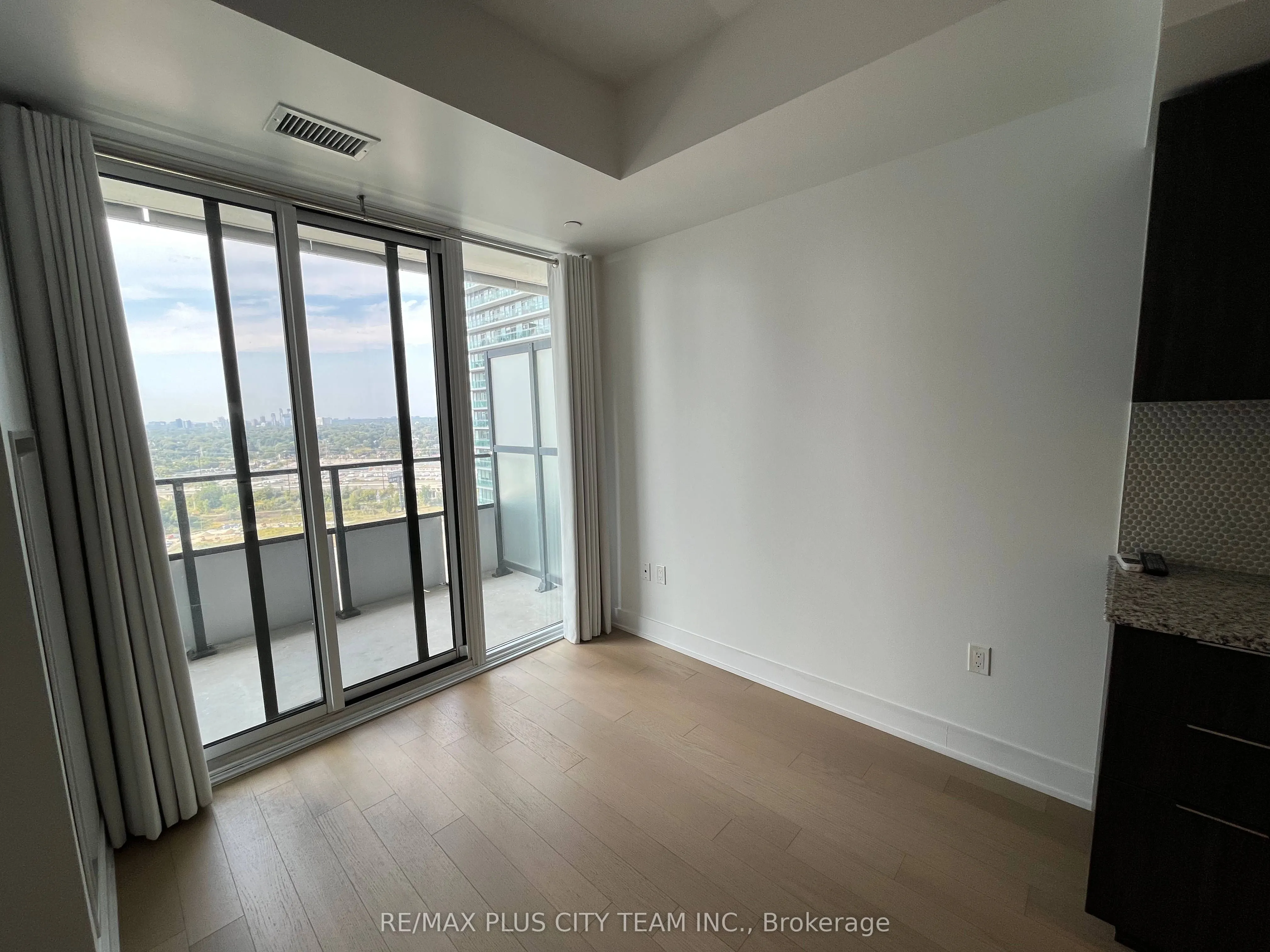 20 Shore Breeze Drive #2603