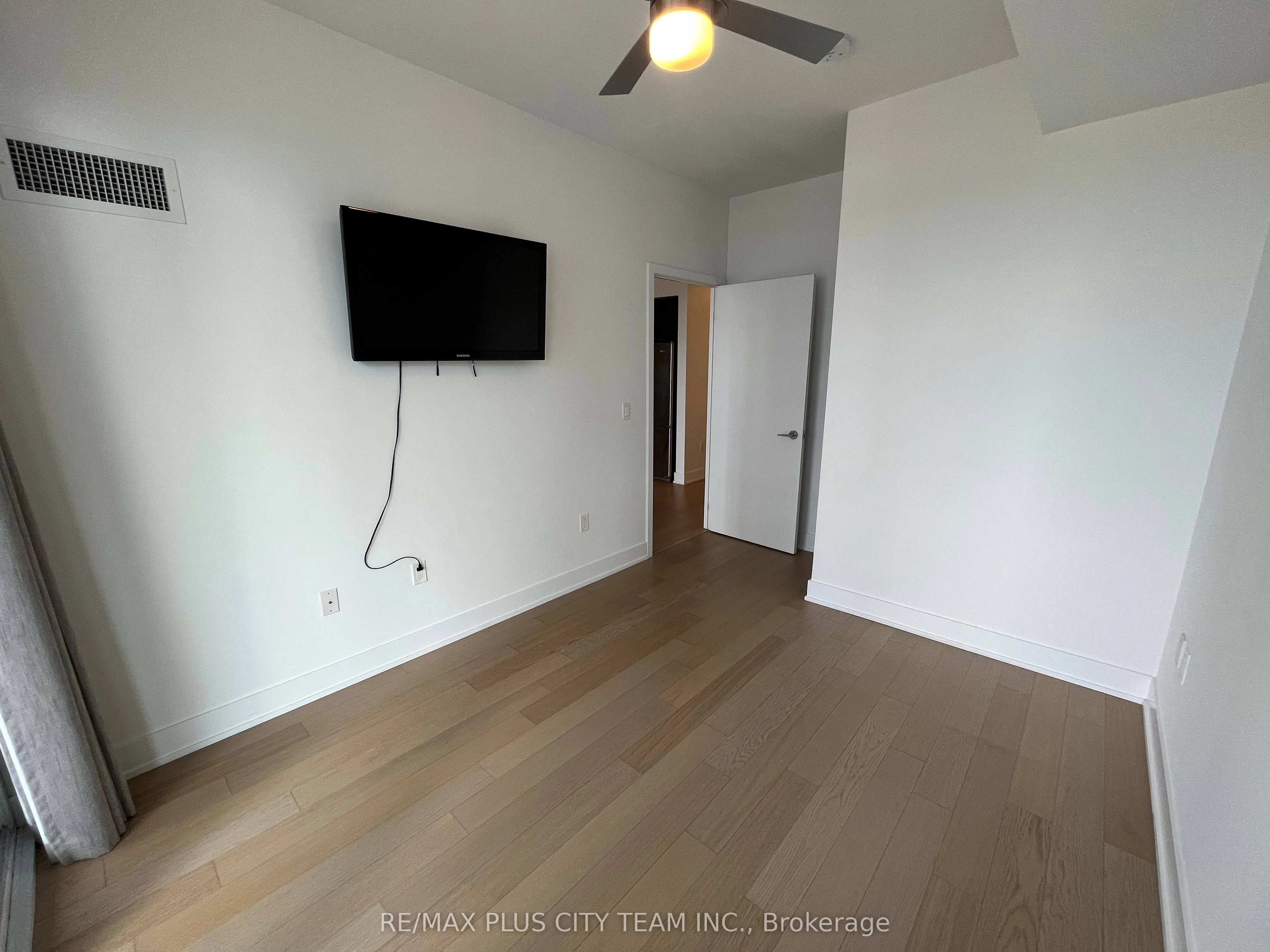20 Shore Breeze Drive #2603
