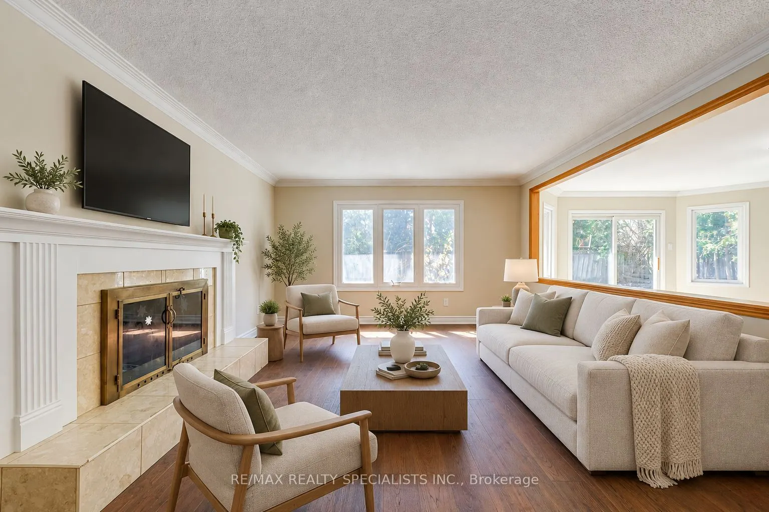 102 Sunforest Drive