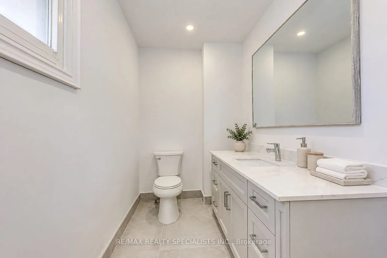 102 Sunforest Drive