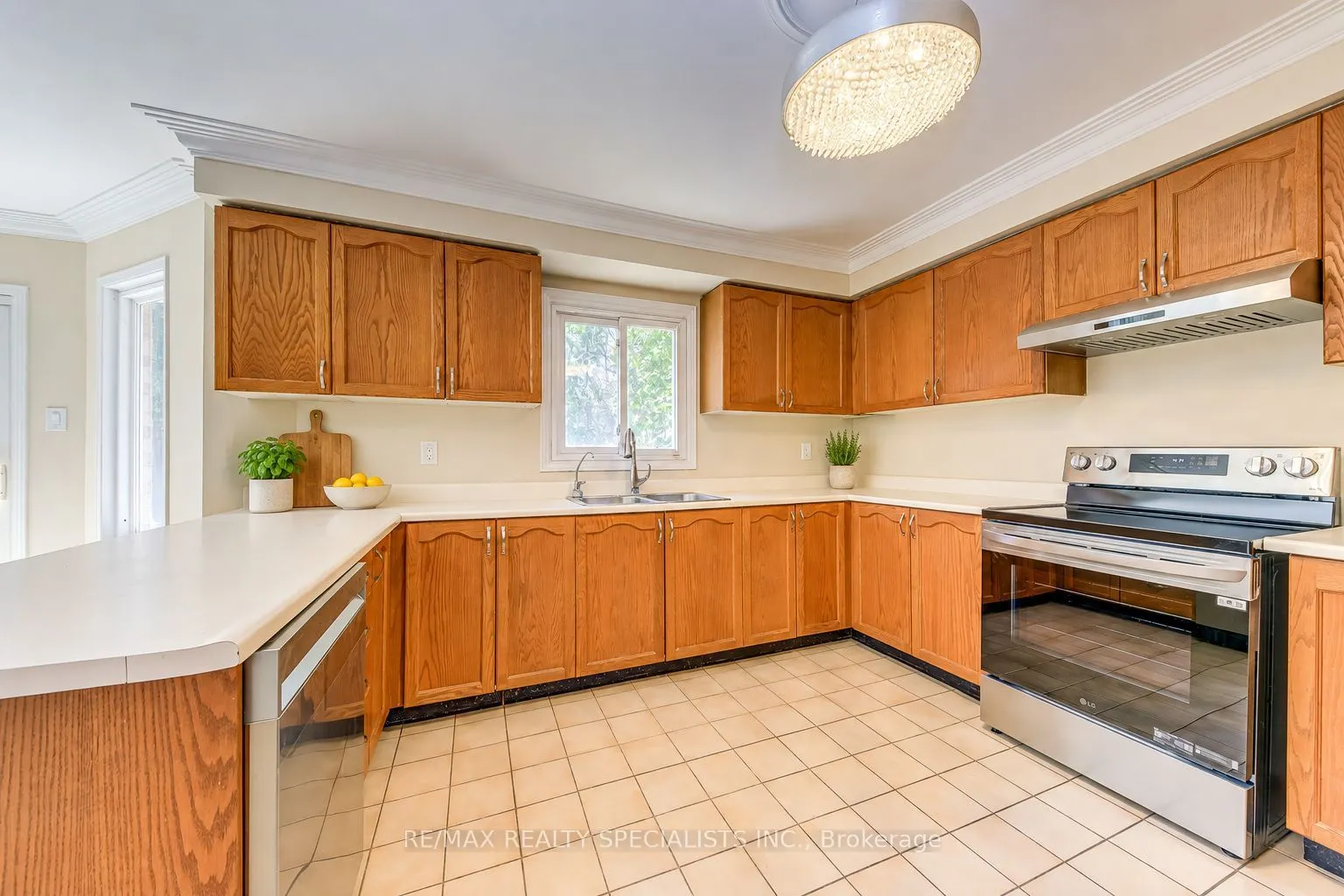 102 Sunforest Drive