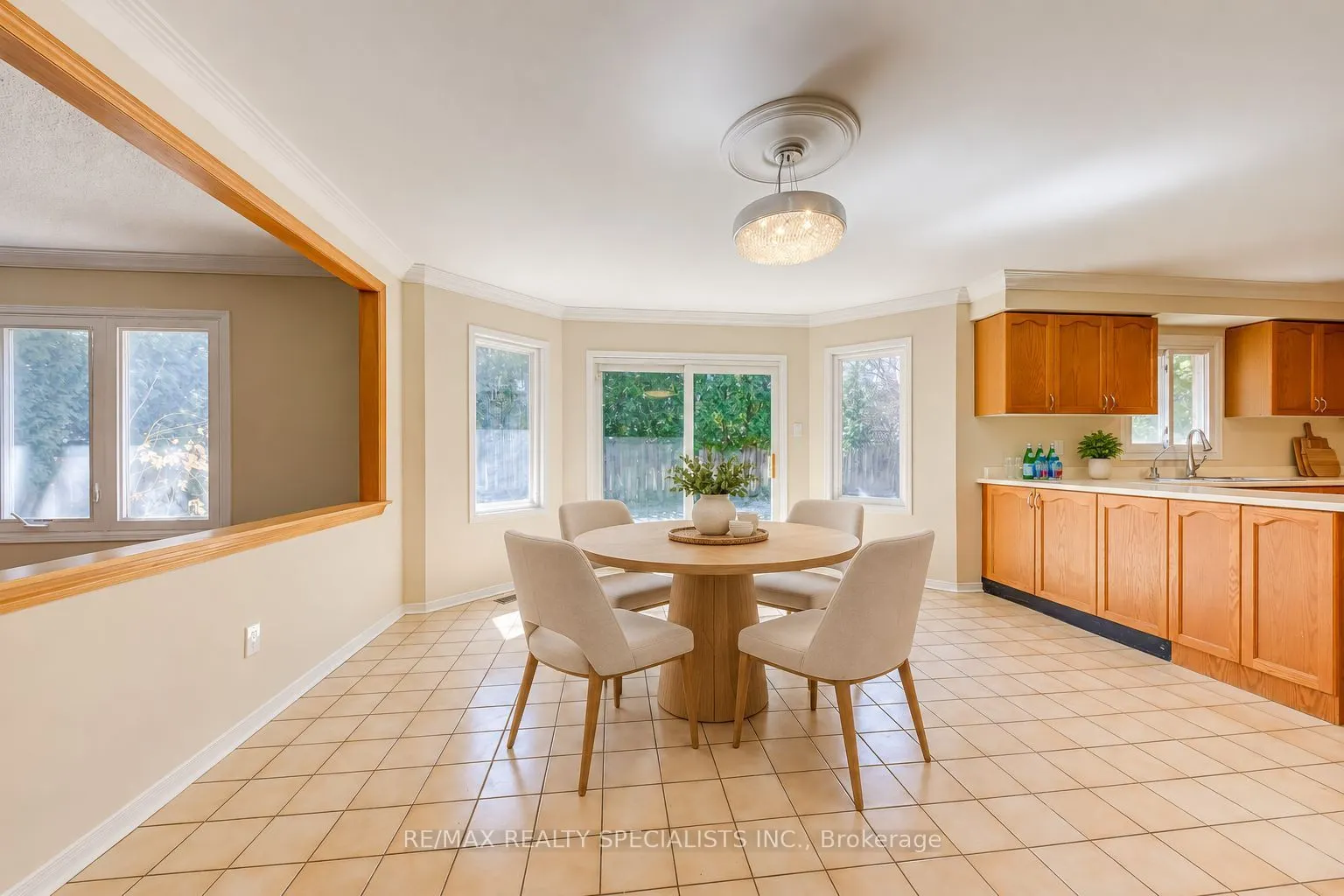 102 Sunforest Drive