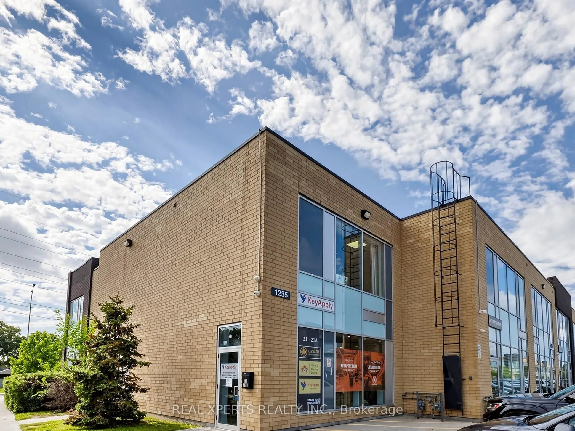 1235 Queensway E #21A