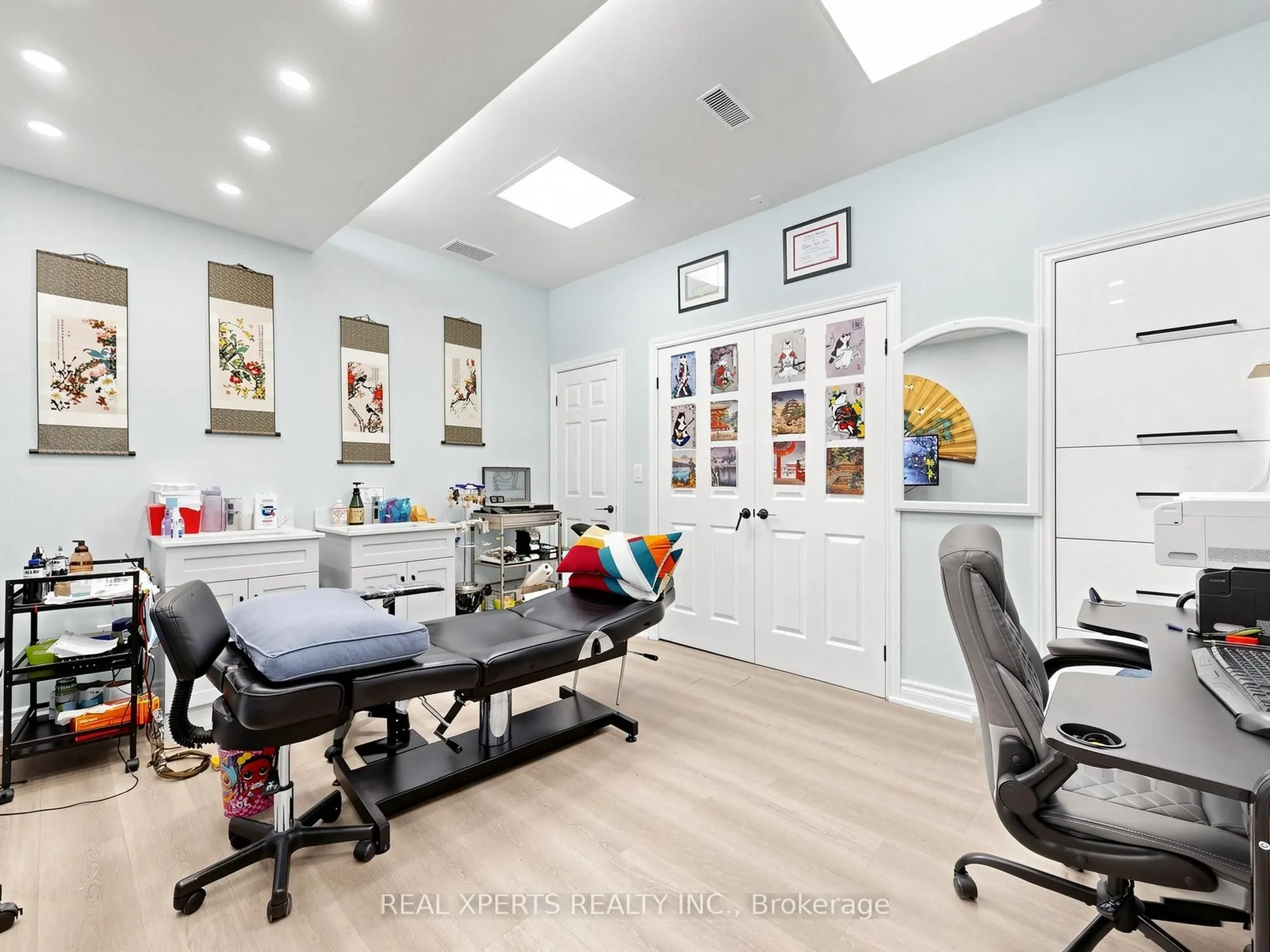 1235 Queensway E #21A