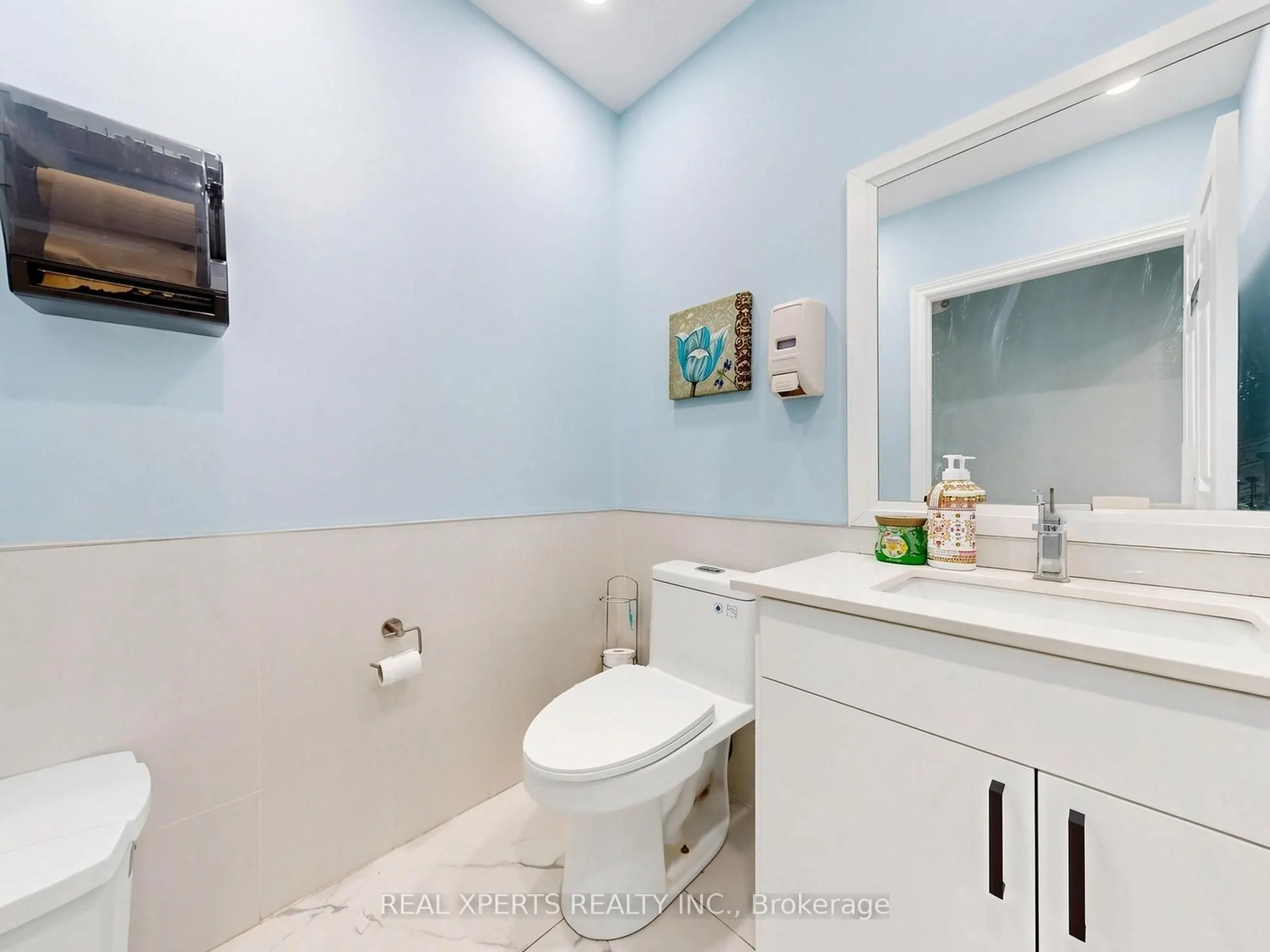1235 Queensway E #21A