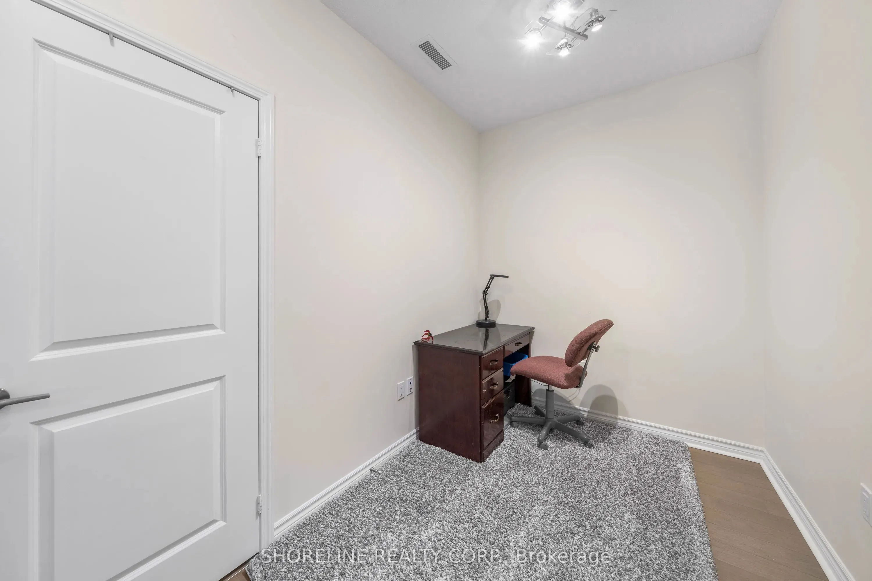 39 Annie Craig Drive #1502
