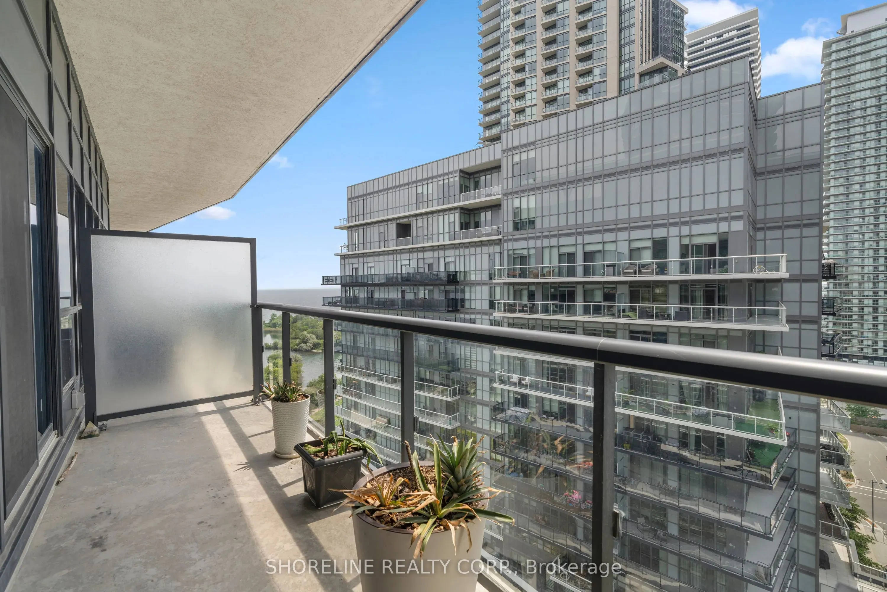 39 Annie Craig Drive #1502