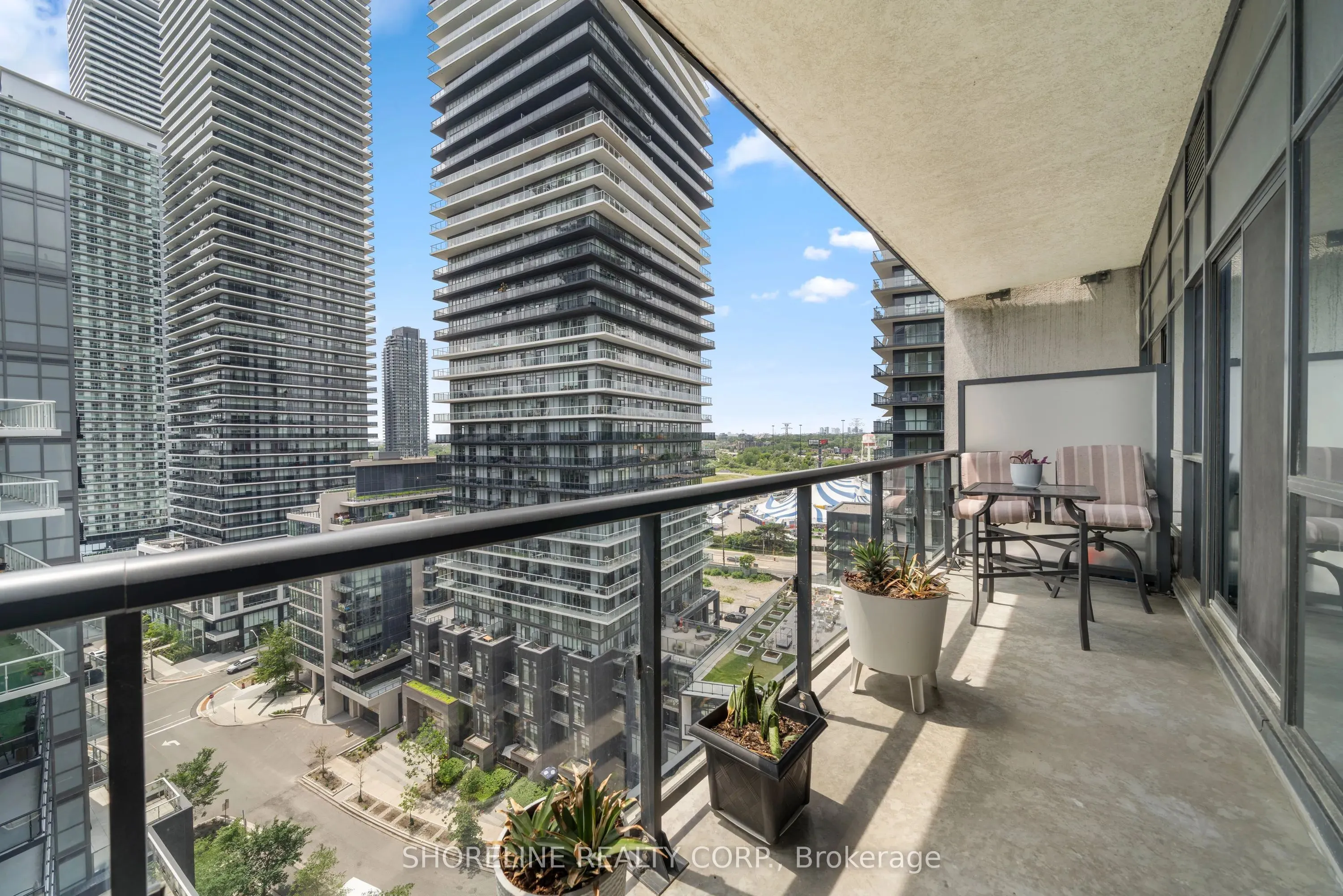 39 Annie Craig Drive #1502