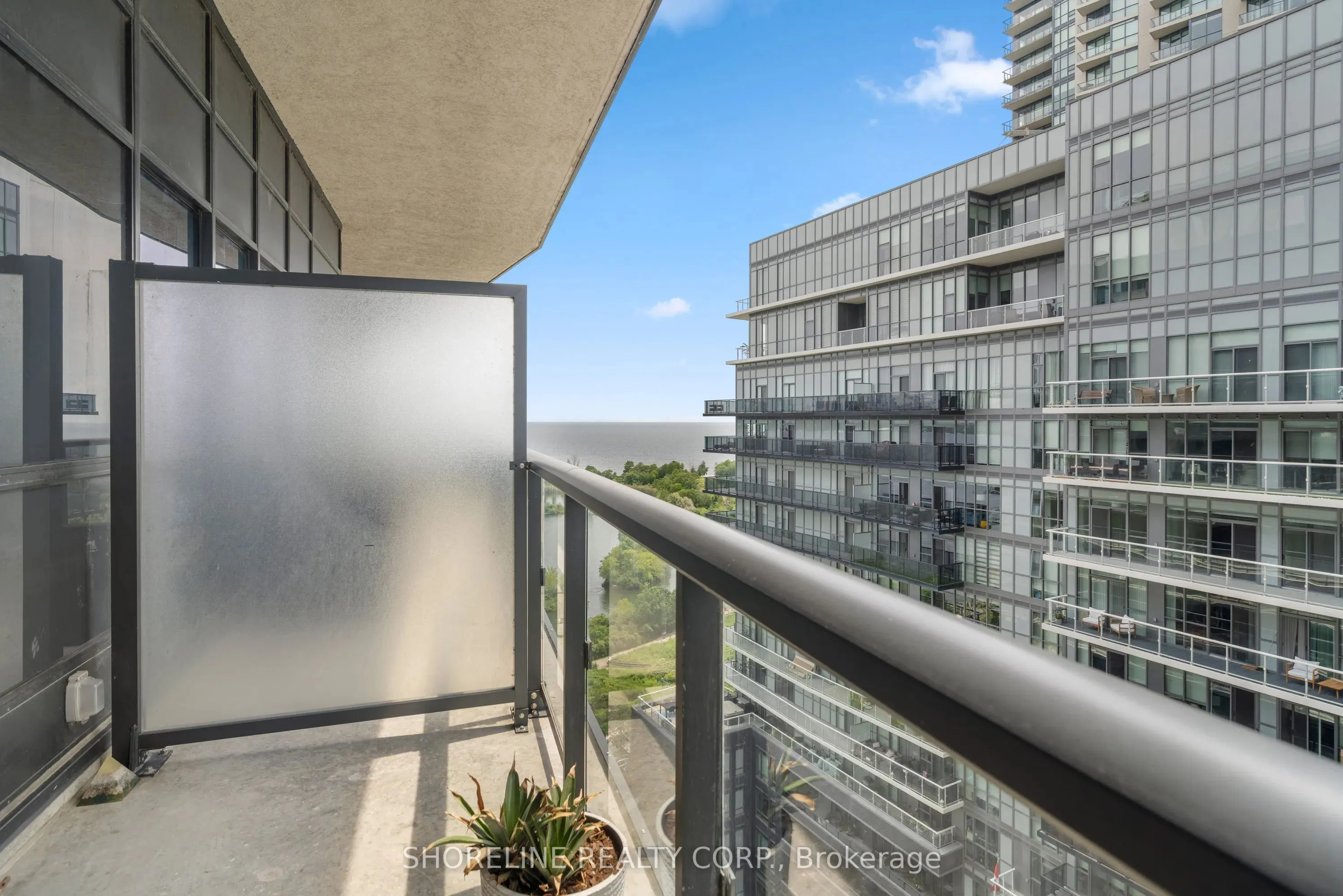 39 Annie Craig Drive #1502