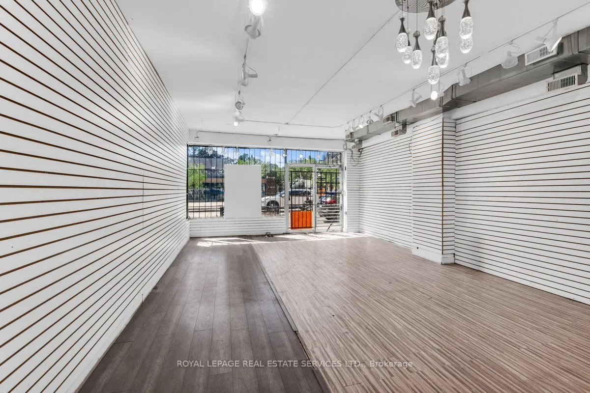 1366 Queen Street W