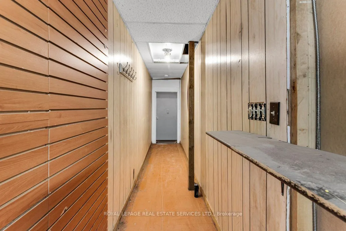1366 Queen Street W