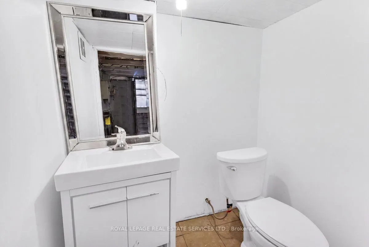 1366 Queen Street W