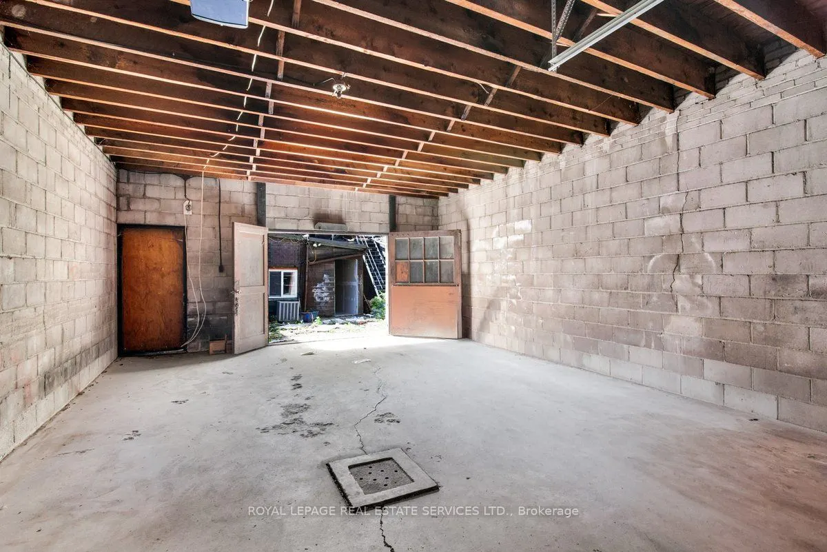 1366 Queen Street W