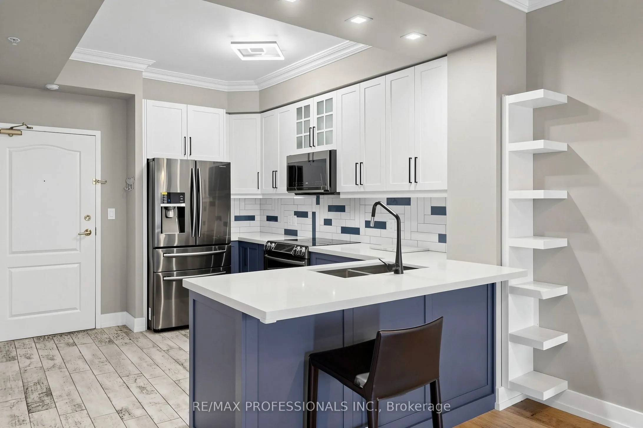 3531 Lake Shore Boulevard W #206