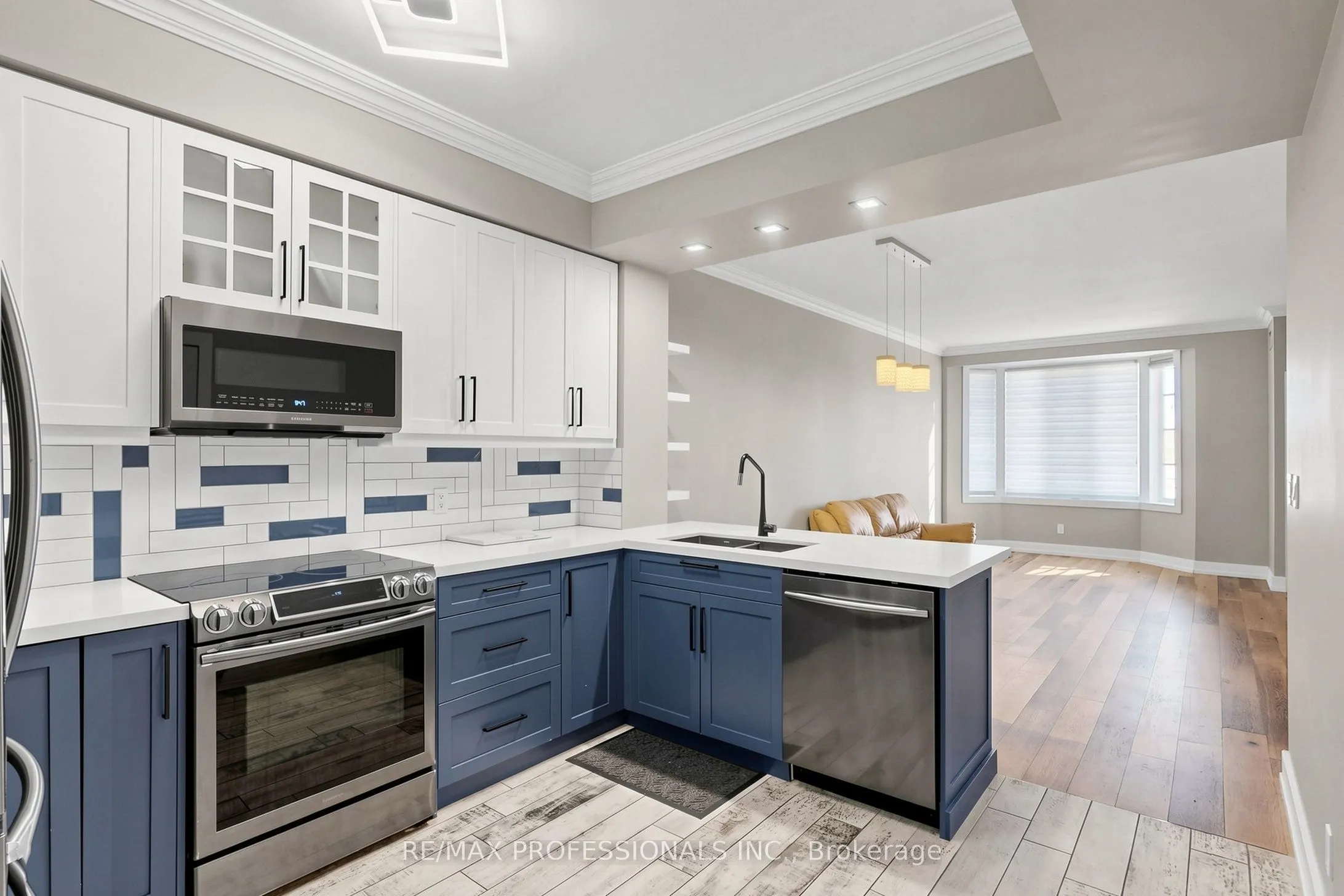 3531 Lake Shore Boulevard W #206