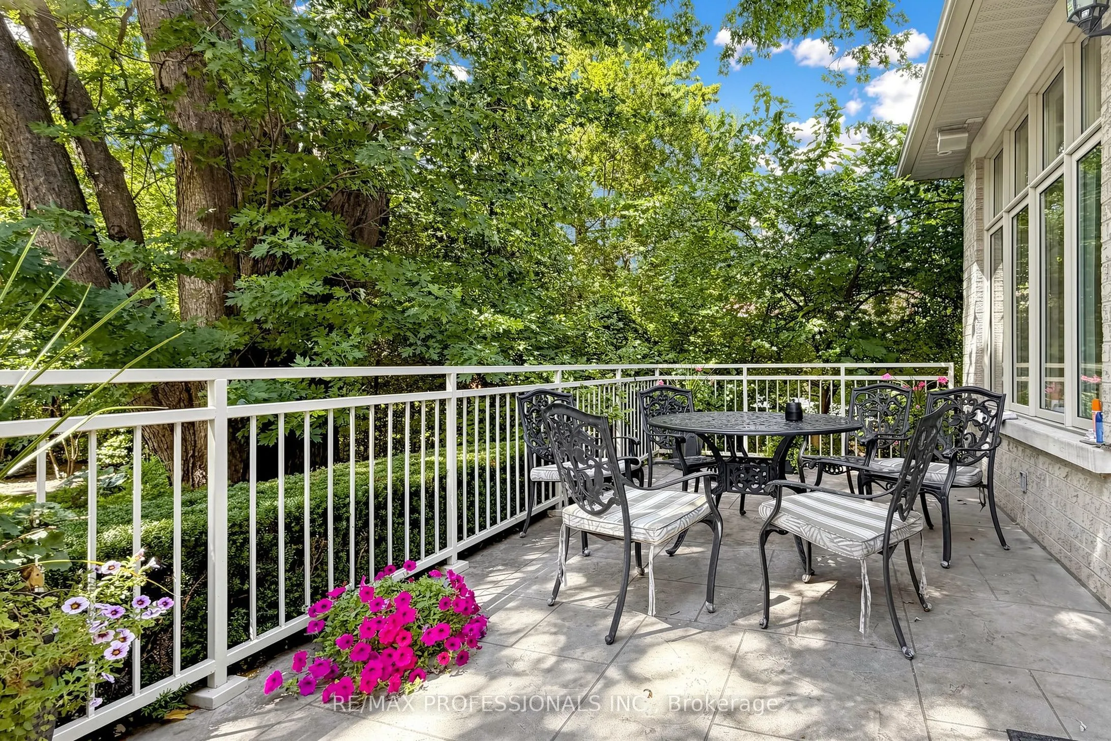 3531 Lake Shore Boulevard W #206