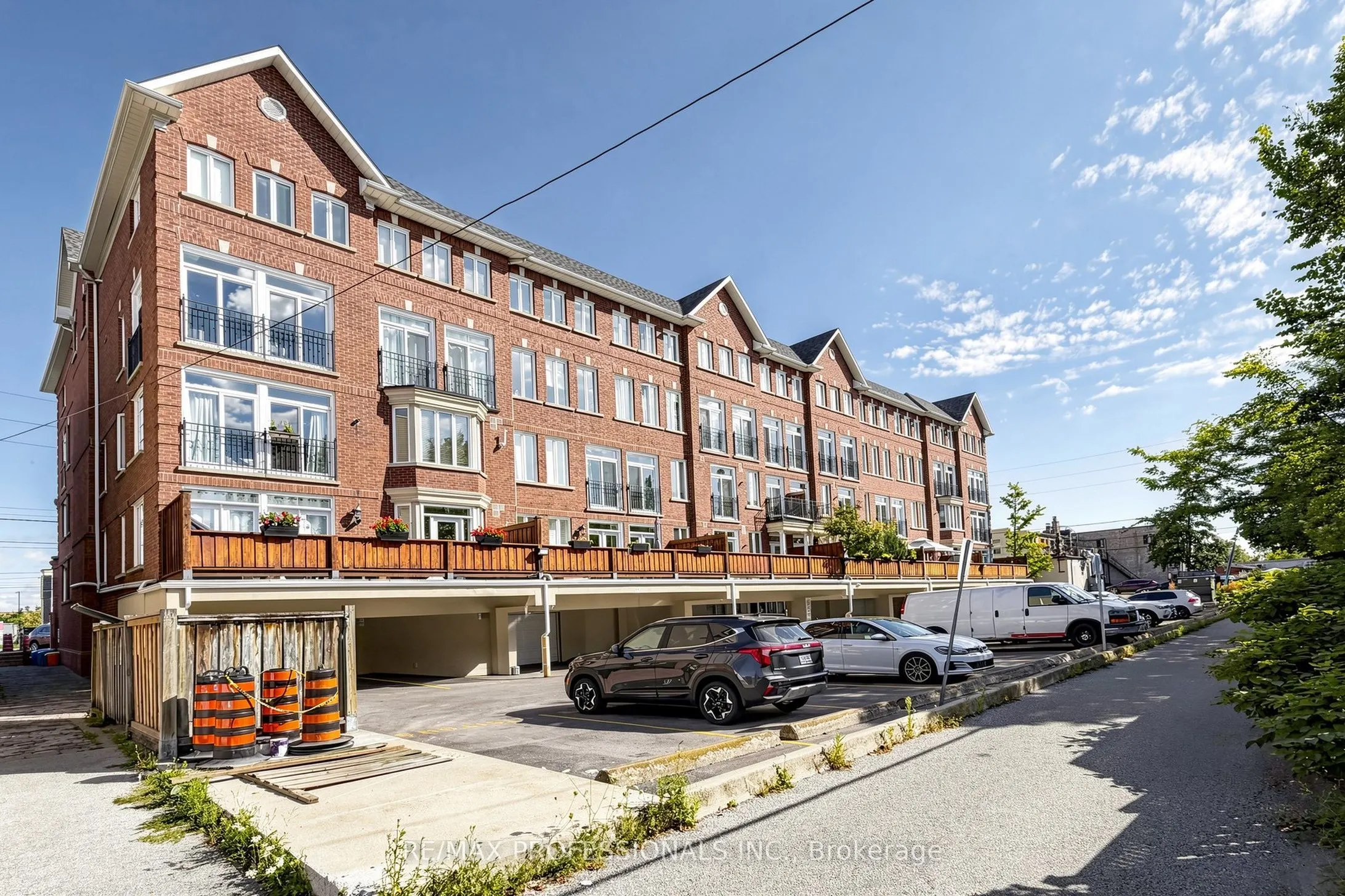 3531 Lake Shore Boulevard W #206