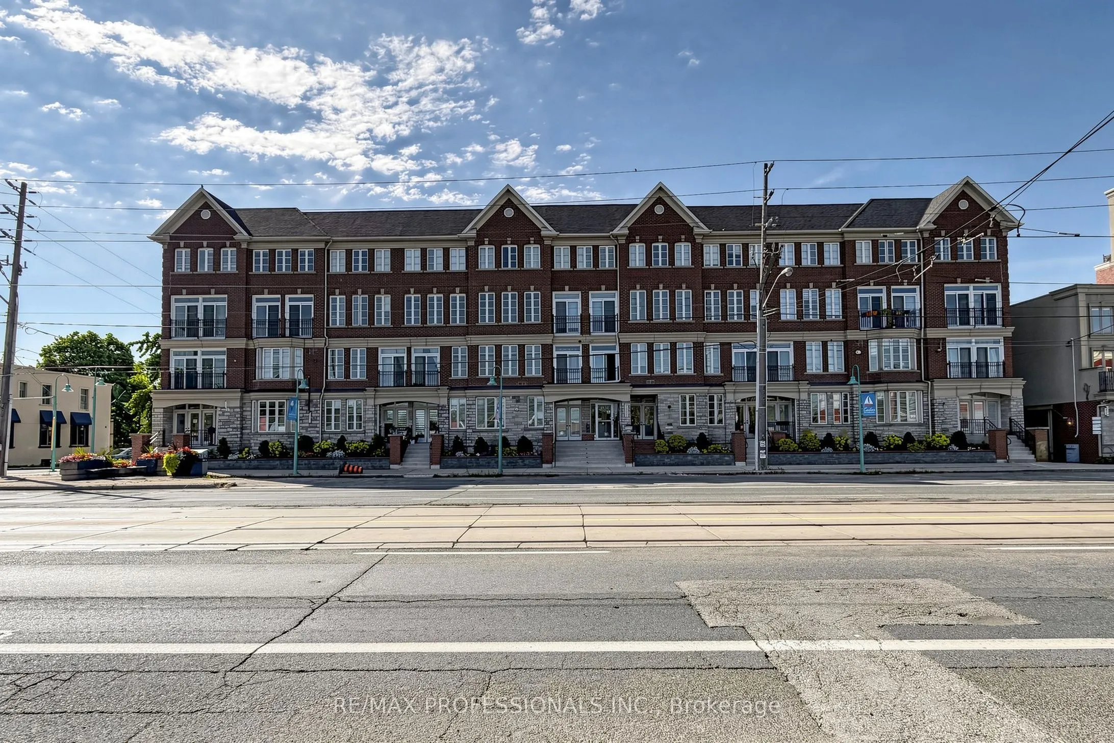 3531 Lake Shore Boulevard W #206
