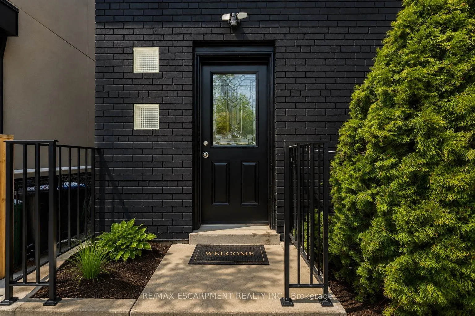 43 Broadview Avenue