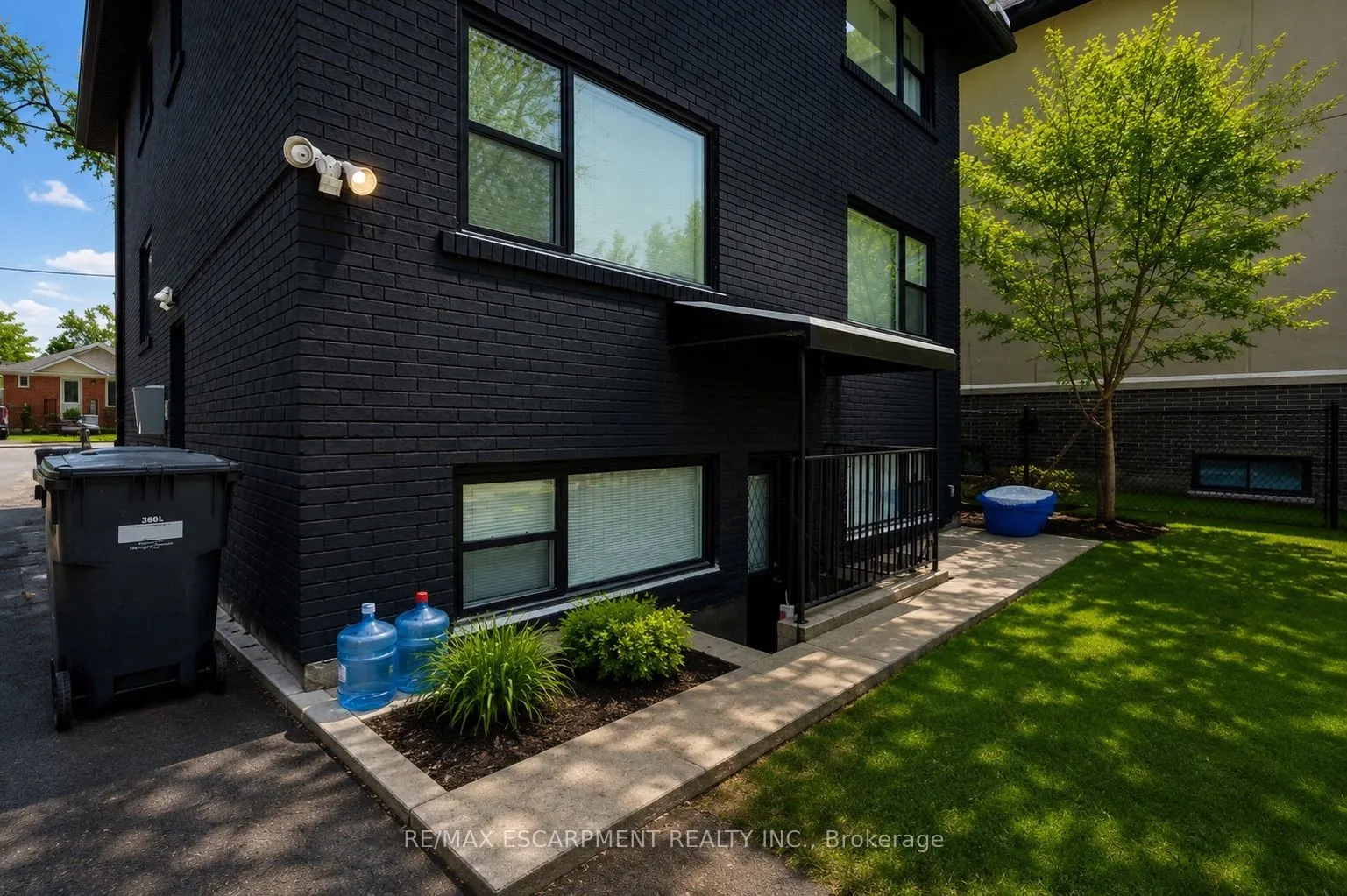 43 Broadview Avenue
