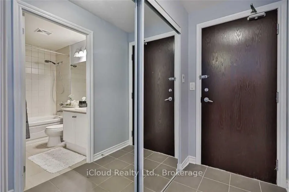 3504 Hurontario Street #807