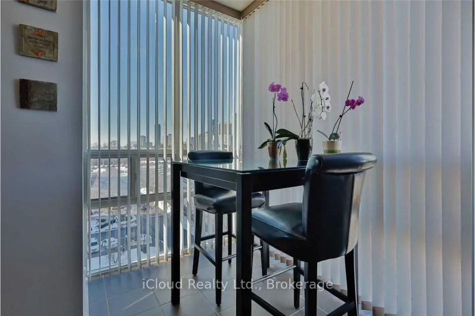 3504 Hurontario Street #807