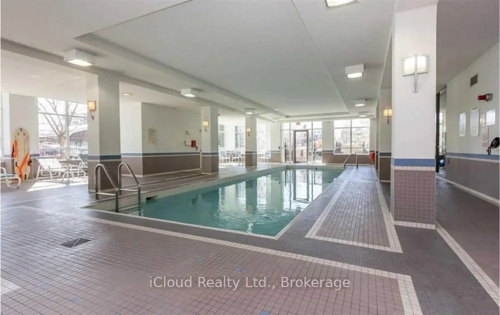 3504 Hurontario Street #807