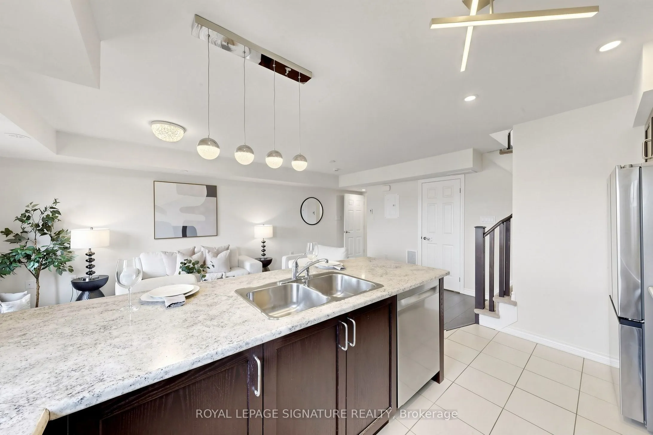 2441 Greenwich Drive #11