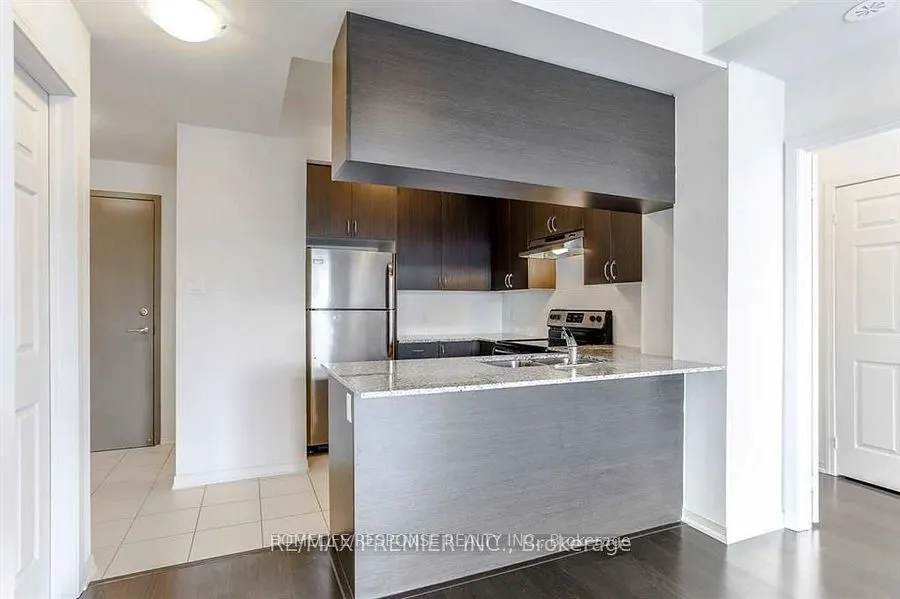 54 SKY HARBOUR Drive #313