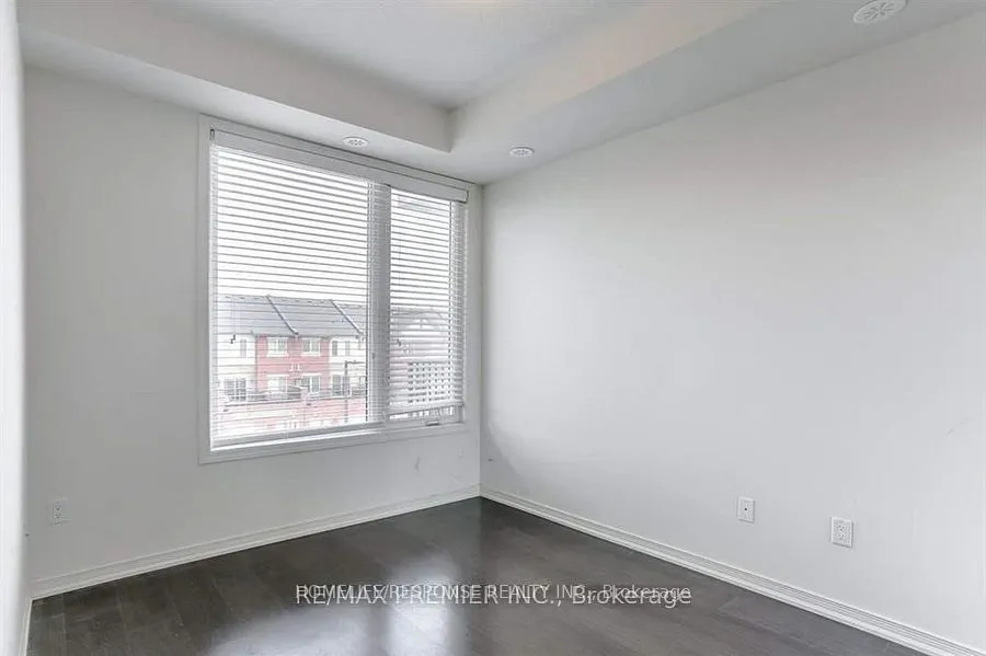54 SKY HARBOUR Drive #313