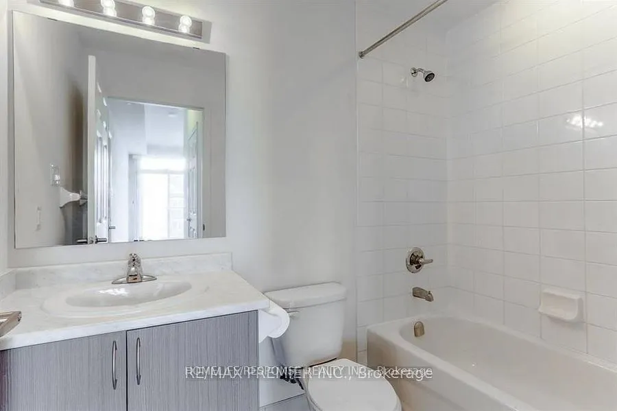 54 SKY HARBOUR Drive #313