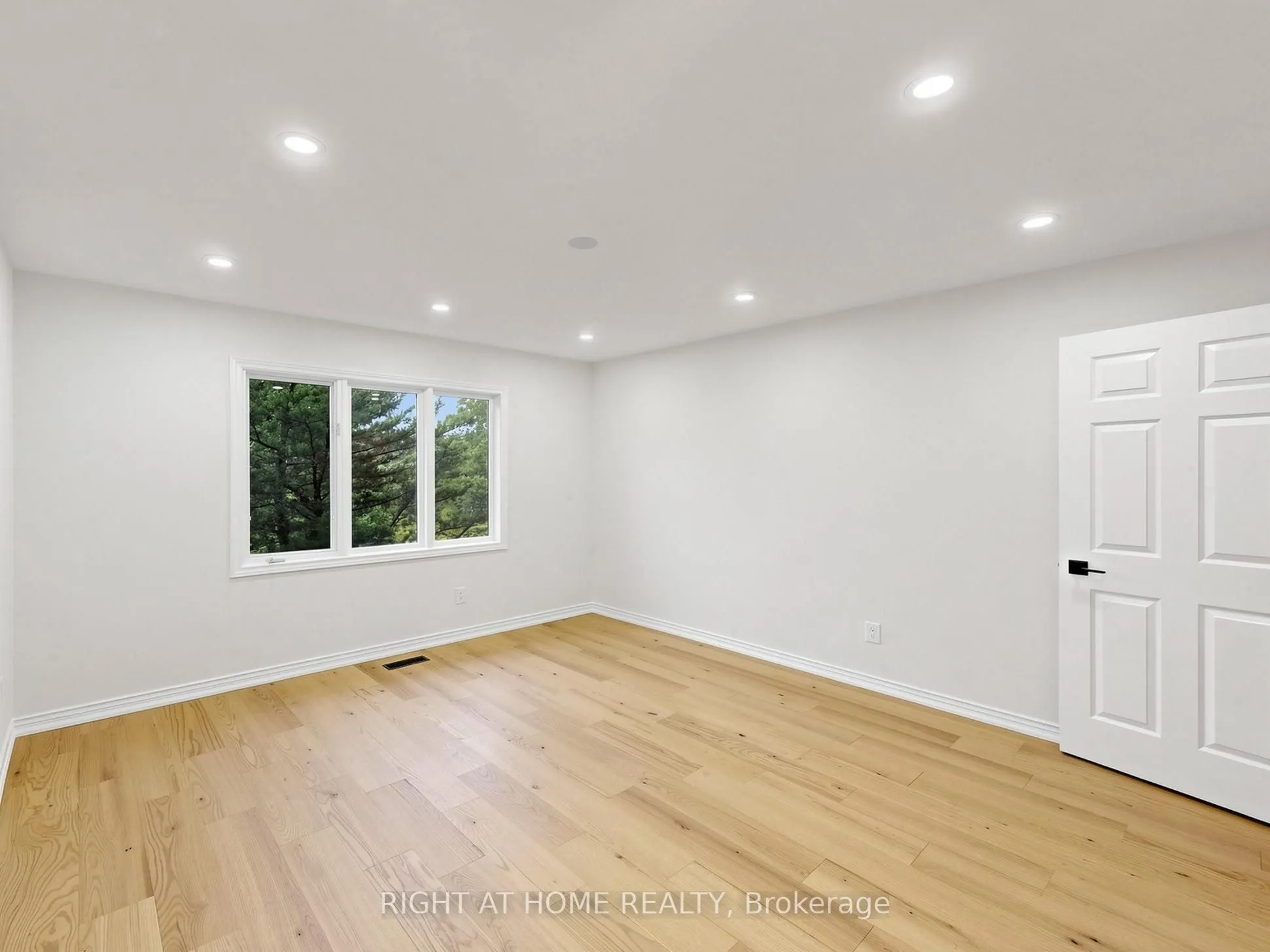 2920 Kingsway Drive