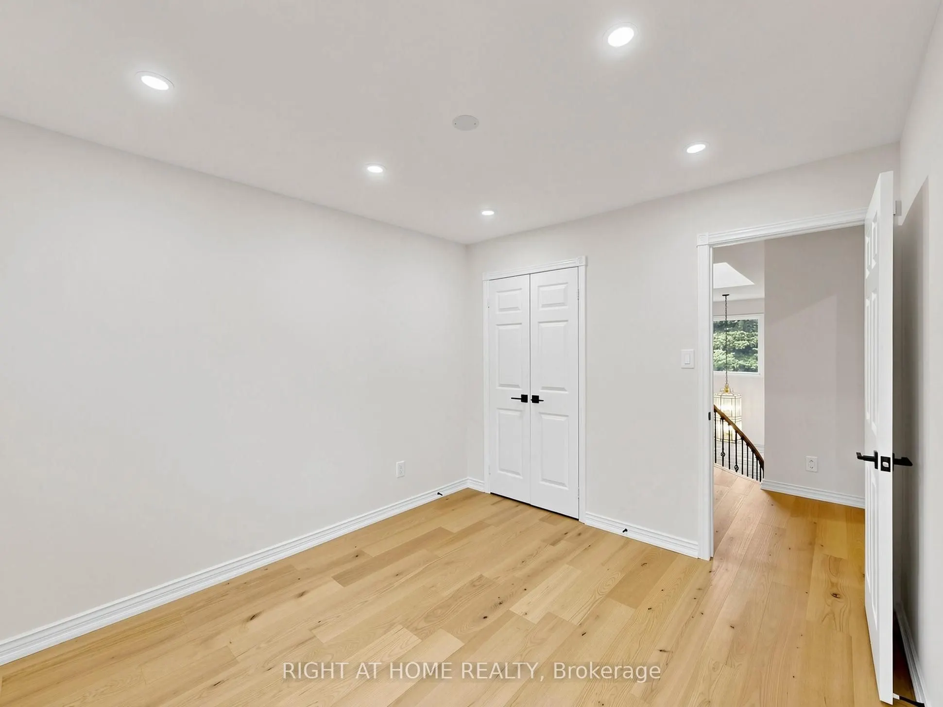 2920 Kingsway Drive