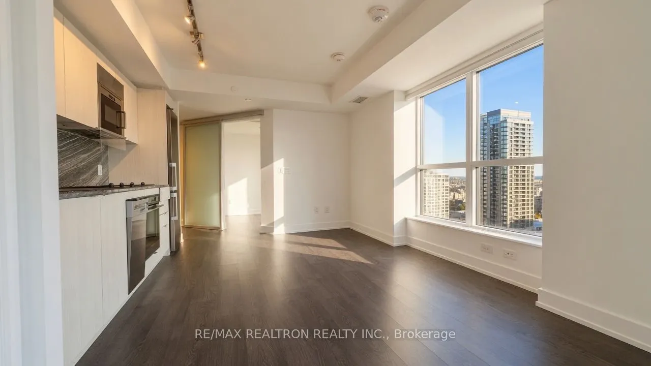 5 Mabelle Avenue #2533