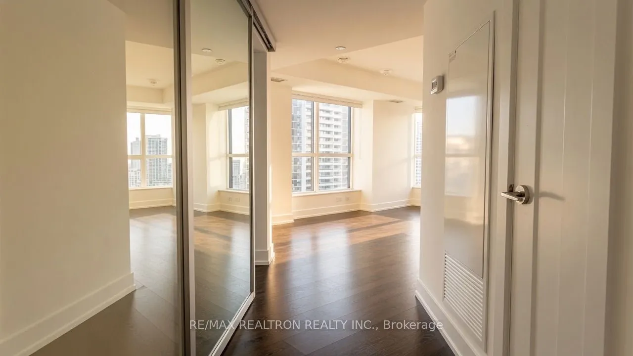 5 Mabelle Avenue #2533