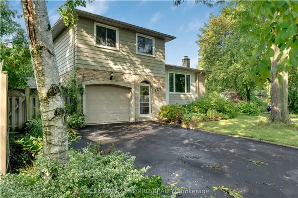 1242 Richards Crescent