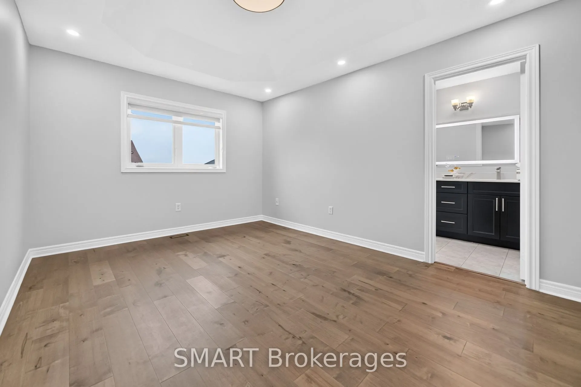 3367 Stoney Crescent