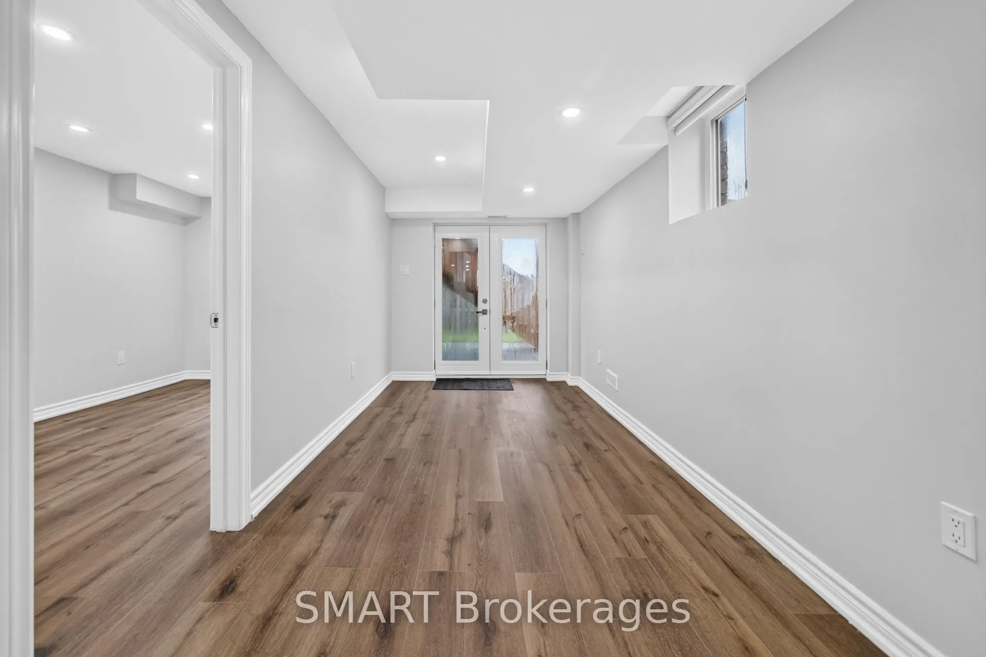 3367 Stoney Crescent