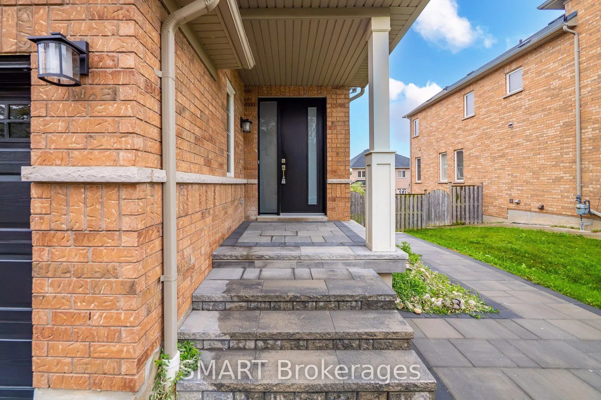 3367 Stoney Crescent