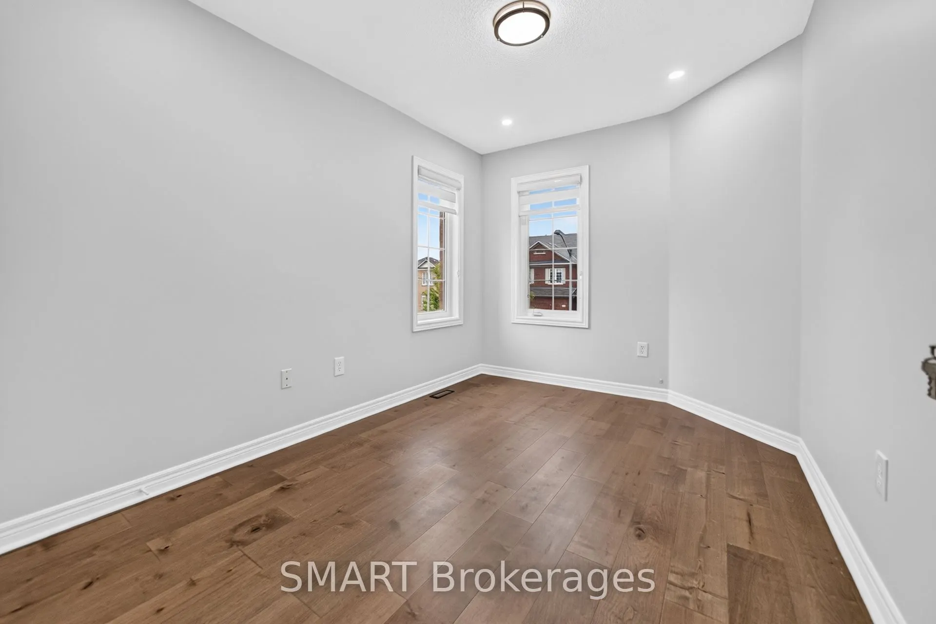 3367 Stoney Crescent