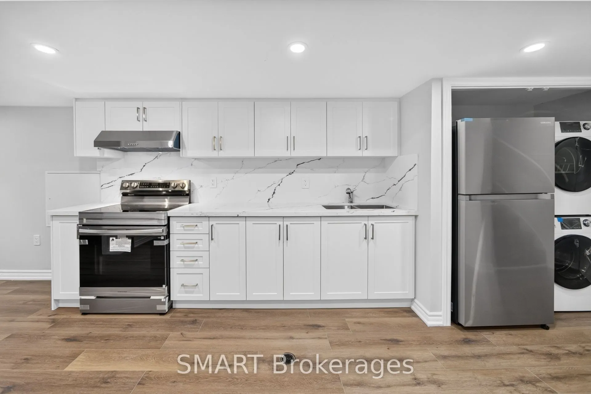 3367 Stoney Crescent