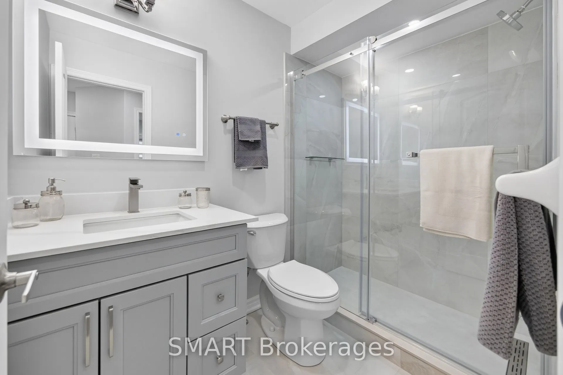 3367 Stoney Crescent